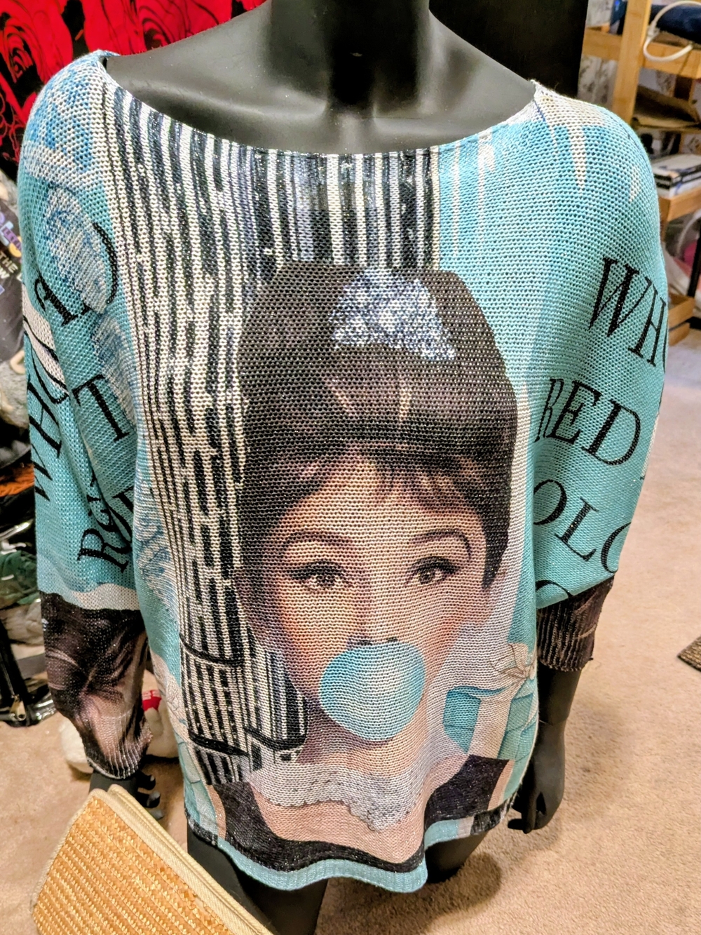Made In Italy Women’s Graphic Pullover Sweater in Aqua Blue